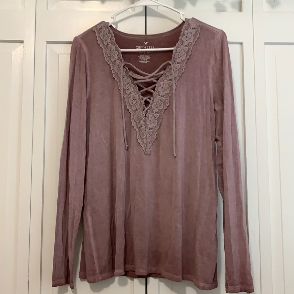 AE Long Sleeve Lace V Top NWOT!